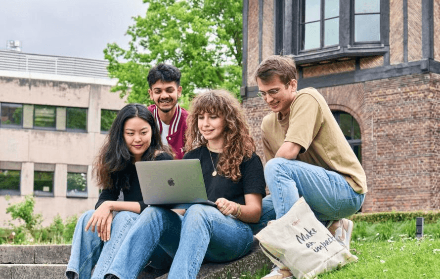 L’EDHEC Business School lance un double diplôme avec Albert School