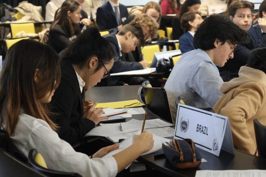 L’EDHEC accueille la 10e édition des Model United Nations des lycéens