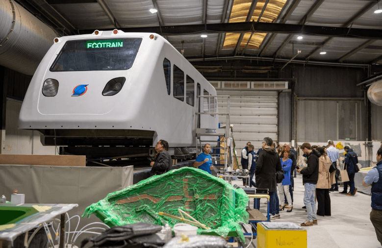 Visite d’Écotrain : le train-navette léger avec une aide à la conduite intelligente, « made in Hauts-de-France »