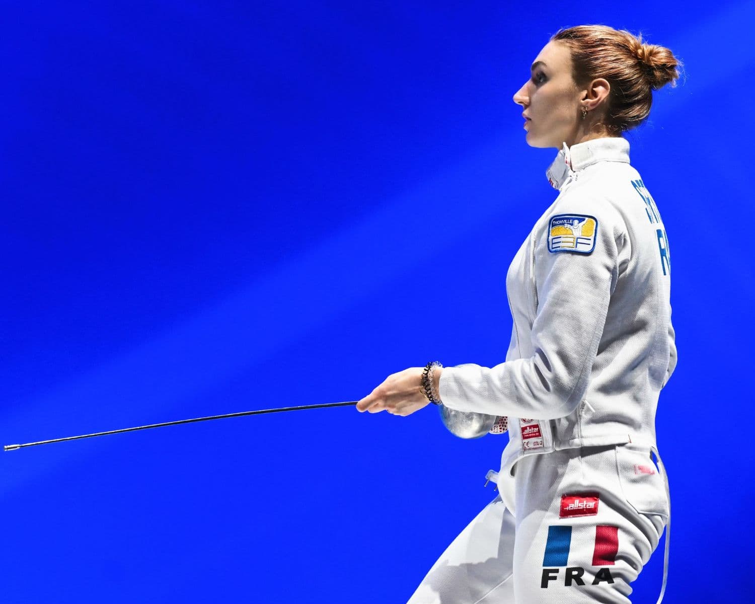 Jade Sersot : réussir en escrime de haut niveau tout en poursuivant une brillante carrière académique